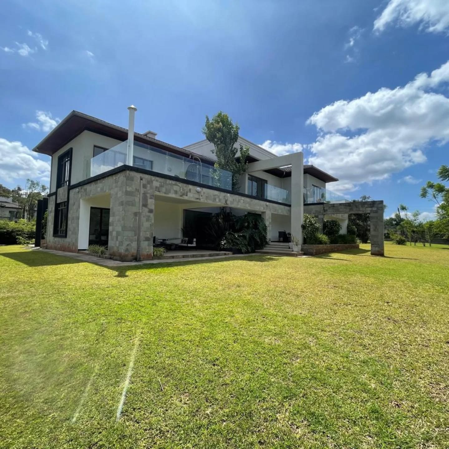 Luxury 5 Bedroom Maisonette Plus 2 DSQ For Rent in Karen, Forest Road