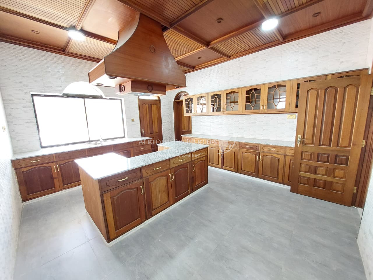 luxury 5 bedroom maisonette to let in Kileleshwa Image