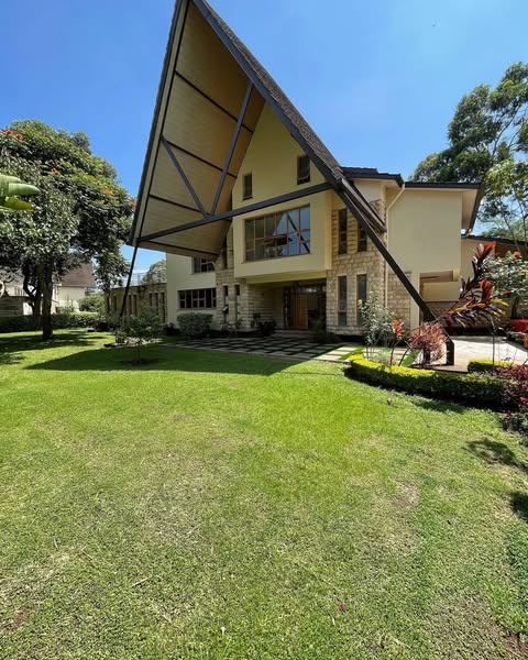 Luxury 5-Bedroom plus dsq Villa for Sale in Karen