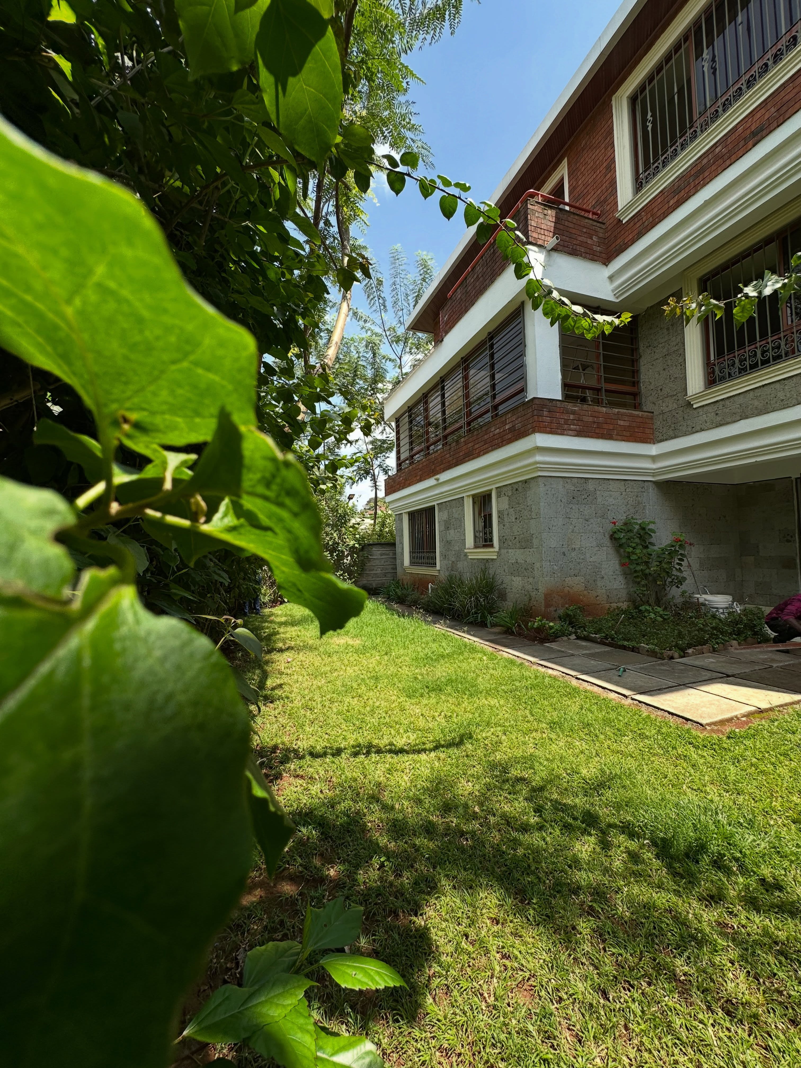 luxury 5 bedroom townhouse plus sq for sale or let in spring valley, shanzu road