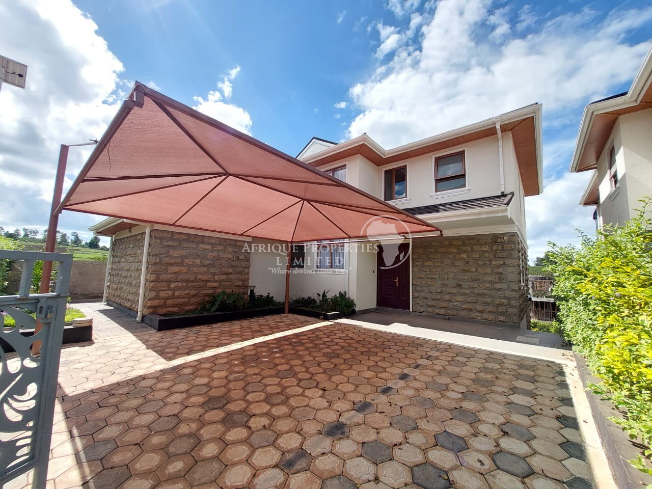 Luxury 5 Bedroom Villa for Rent in Migaa Golf Estate