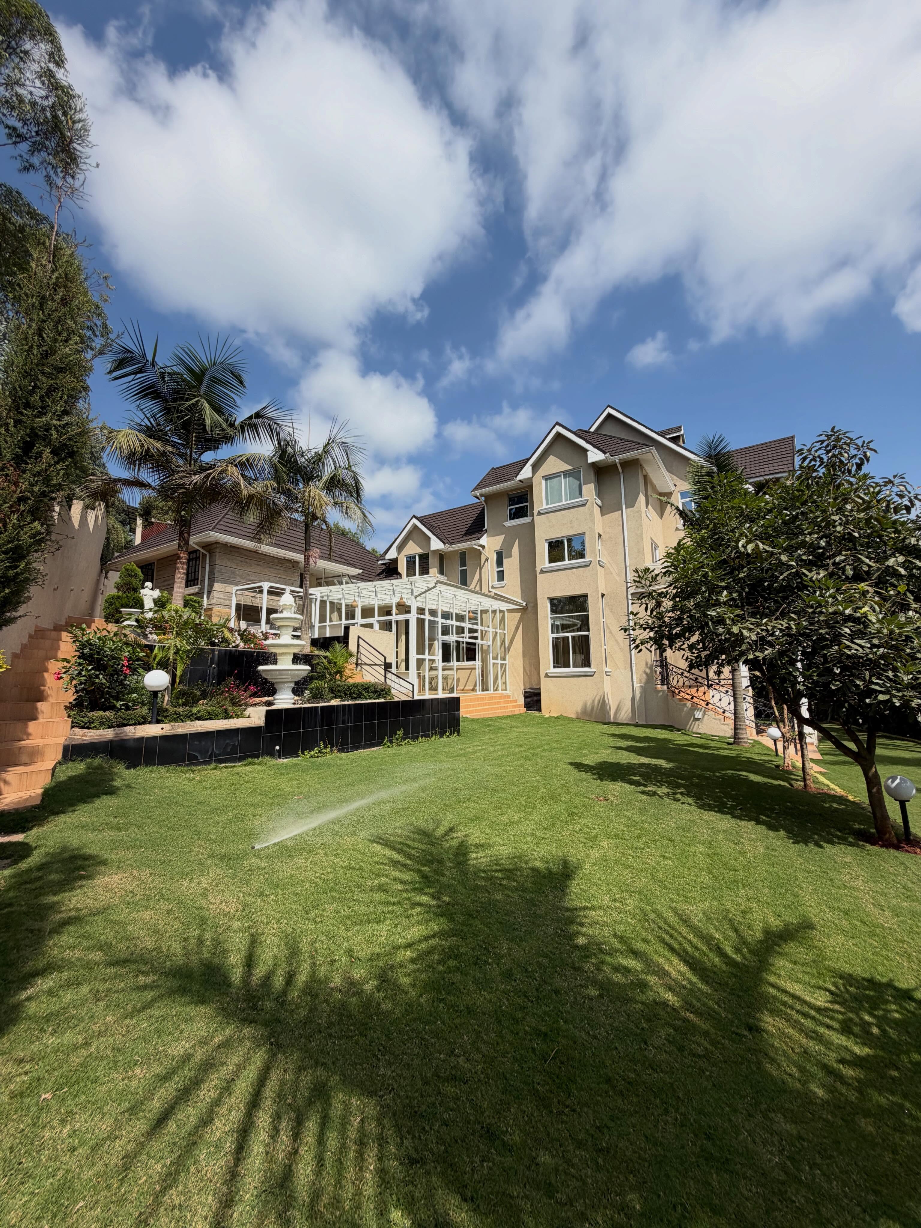 Luxury 6 Bedroom Villa + 2 SQ for Sale in  Karen – Kerarapon