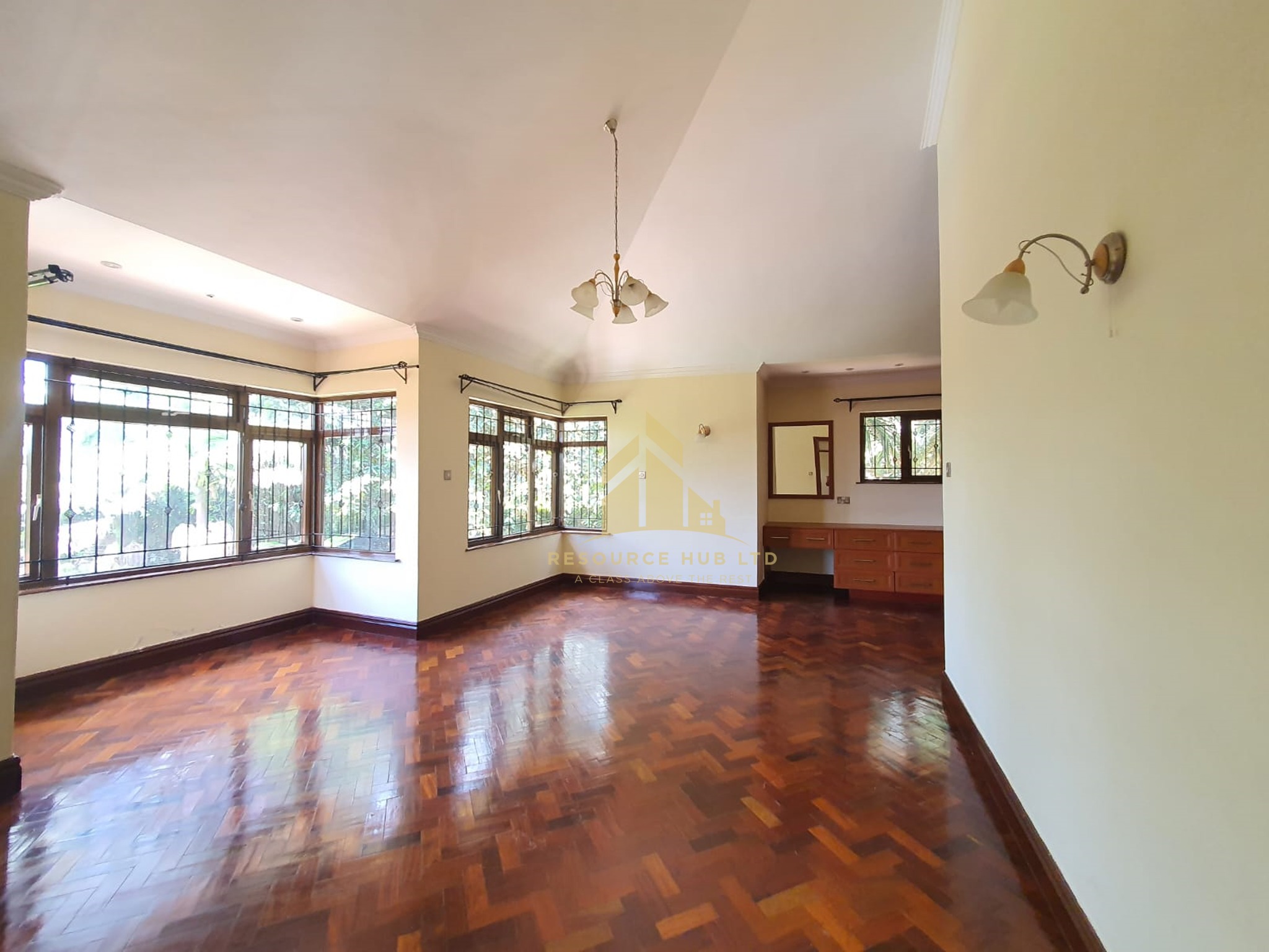 Magnificent 5 Bedroom Maisonette For Rent in Kitisuru Image