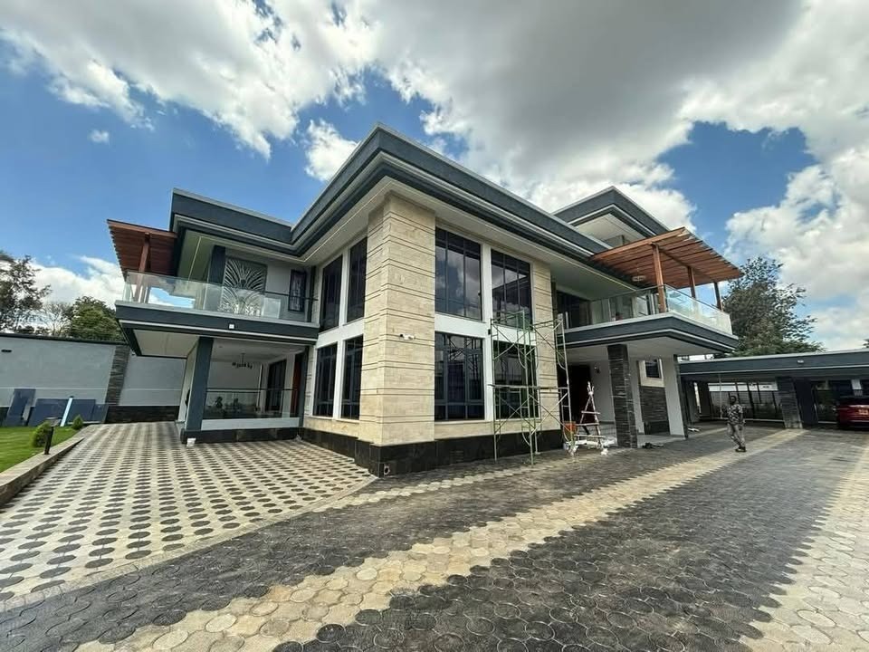 magnificent 5-bedroom villa to let in RUNDA, UN Blue Zone