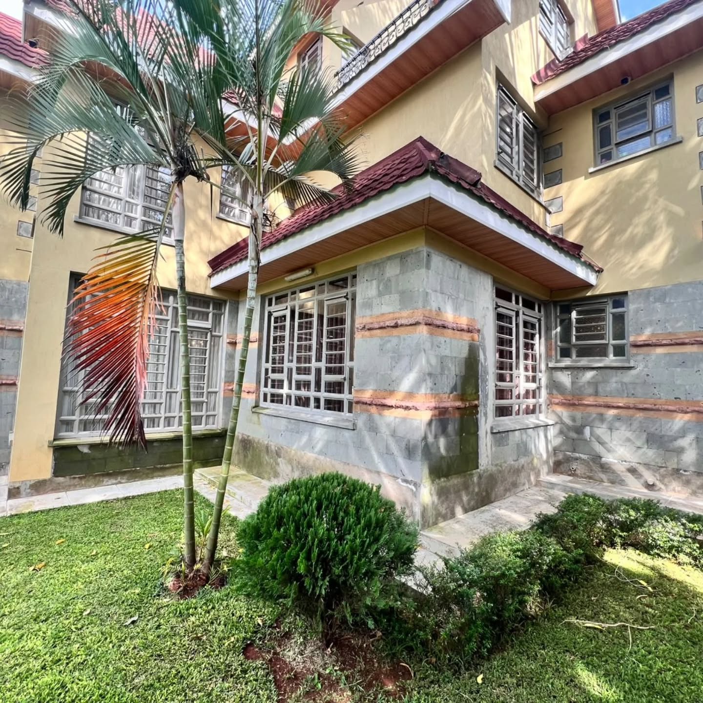 Magnificent 6 bedrooms maisonette for sale in kiambu road Image