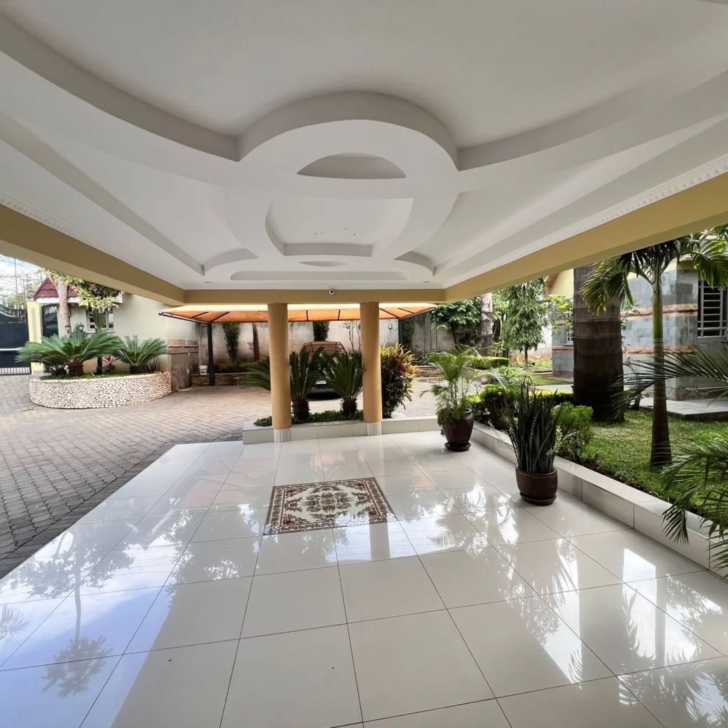 Magnificent 6 bedrooms maisonette for sale in kiambu road Image