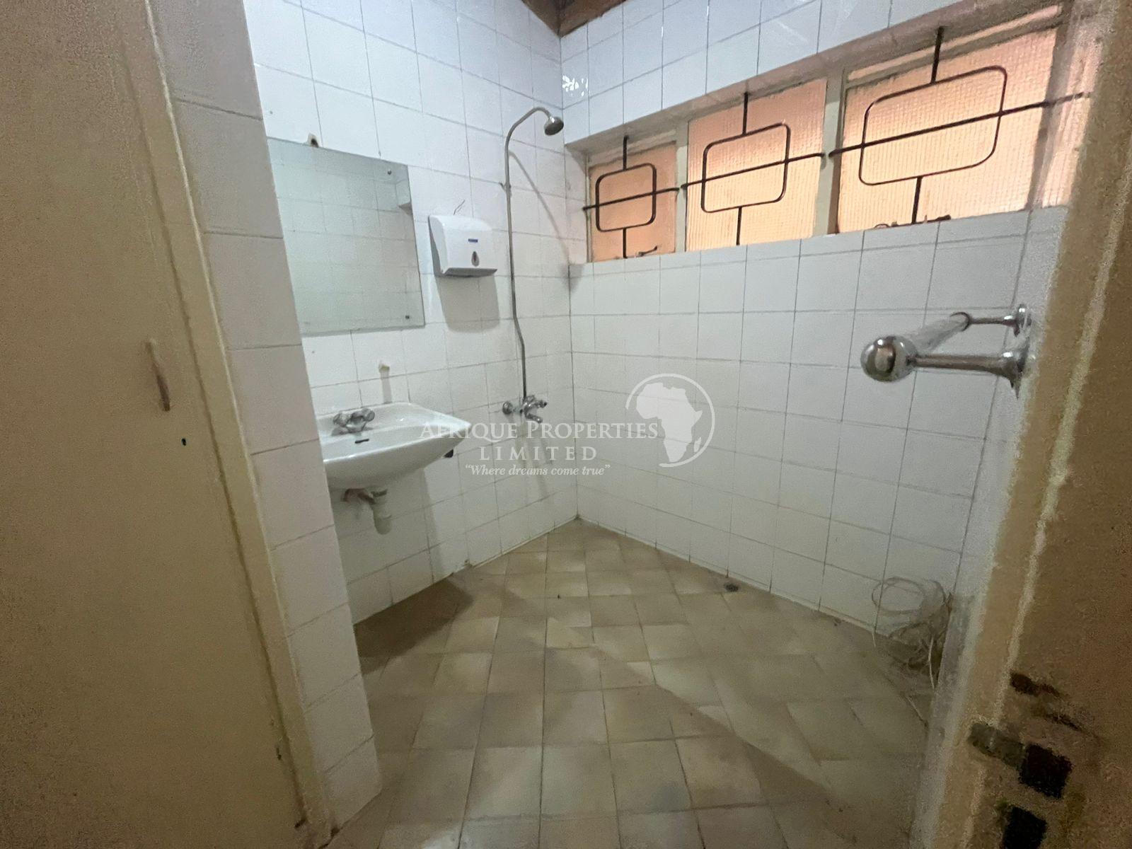 𝐒𝐩𝐚𝐜𝐢𝐨𝐮𝐬 𝟔 𝐁𝐞𝐝𝐫𝐨𝐨𝐦 Maisonette + 𝟐 𝐃𝐒𝐐 𝐈𝐝𝐞𝐚𝐥 𝐟𝐨𝐫 𝐎𝐟𝐟𝐢𝐜𝐞 For Rent in Westlands Image