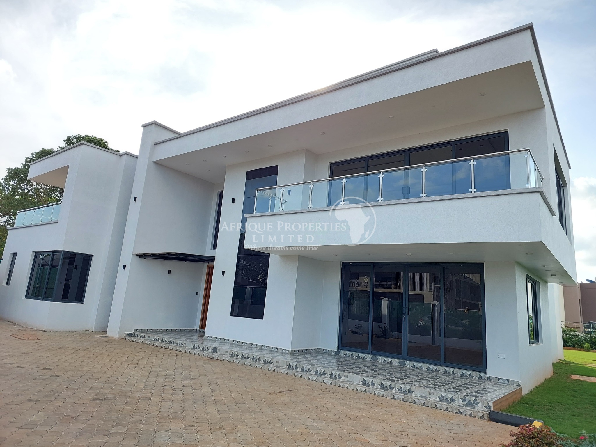 𝐍𝐞𝐰𝐥𝐲 𝐁𝐮𝐢𝐥𝐭 𝐒𝐩𝐚𝐜𝐢𝐨𝐮𝐬 & 𝐌𝐨𝐝𝐞𝐫𝐧 𝟒 𝐁𝐞𝐝𝐫𝐨𝐨𝐦 Maisonette For Sale in Tatu City