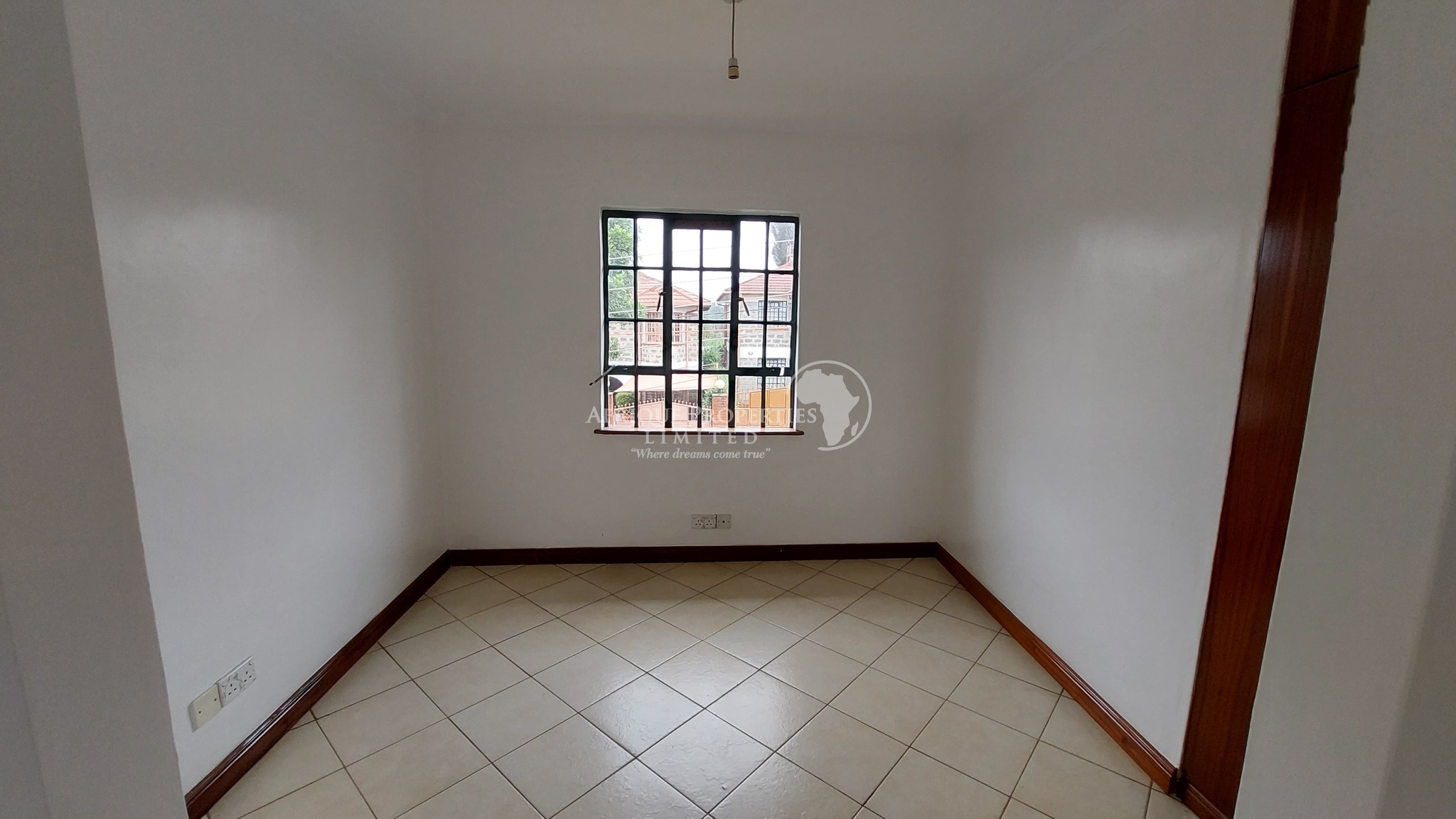 𝐄𝐱𝐪𝐮𝐢𝐬𝐢𝐭𝐞 𝟒 𝐁𝐞𝐝𝐫𝐨𝐨𝐦 Maisonette 𝐰𝐢𝐭𝐡 𝟏 𝐁𝐞𝐝𝐫𝐨𝐨𝐦 𝐃𝐒𝐐 𝐅𝐨𝐫 𝐒𝐚𝐥𝐞 𝐢𝐧 𝐌𝐮𝐭𝐡𝐚𝐢𝐠𝐚 𝐍𝐨𝐫𝐭𝐡 Image