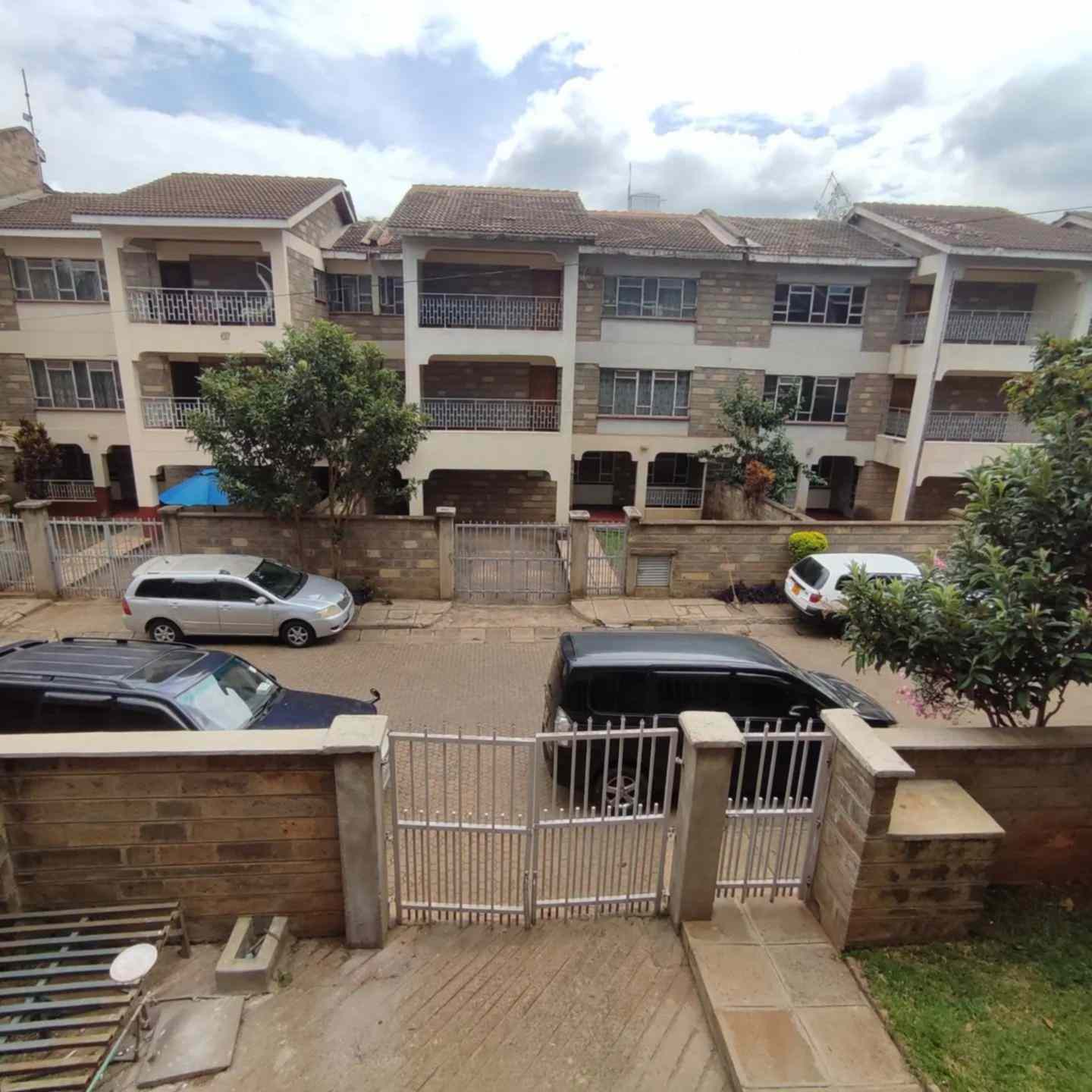 3 bedroom maisonette for rent in Kilimani with dsq