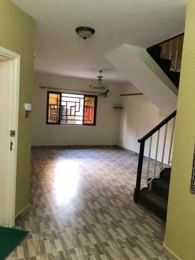 3 bedroom maisonette for sale in south c