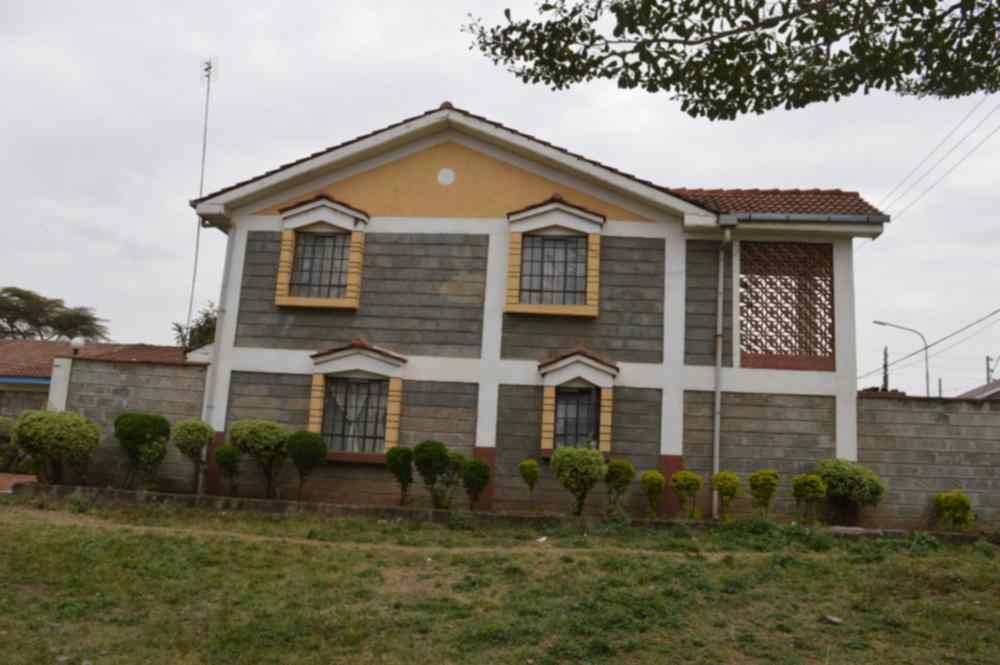 4 bedroom house for sale in Komarock