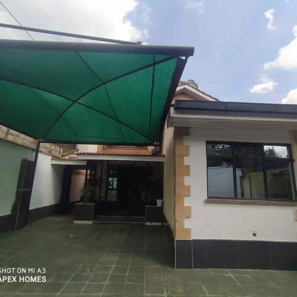 4 bedroom maisonette for rent in Lavington