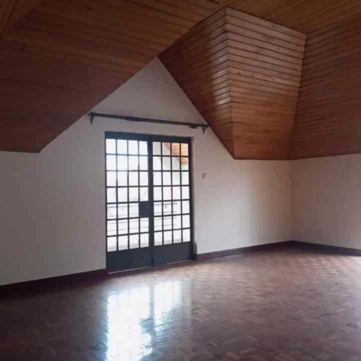 4 bedroom maisonnette for sale in lavington