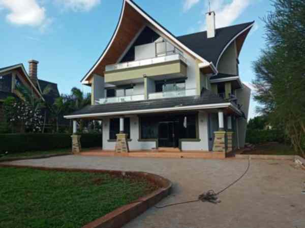 5 bedroom maisonette with dsq for sale in Ruiru Kimbo