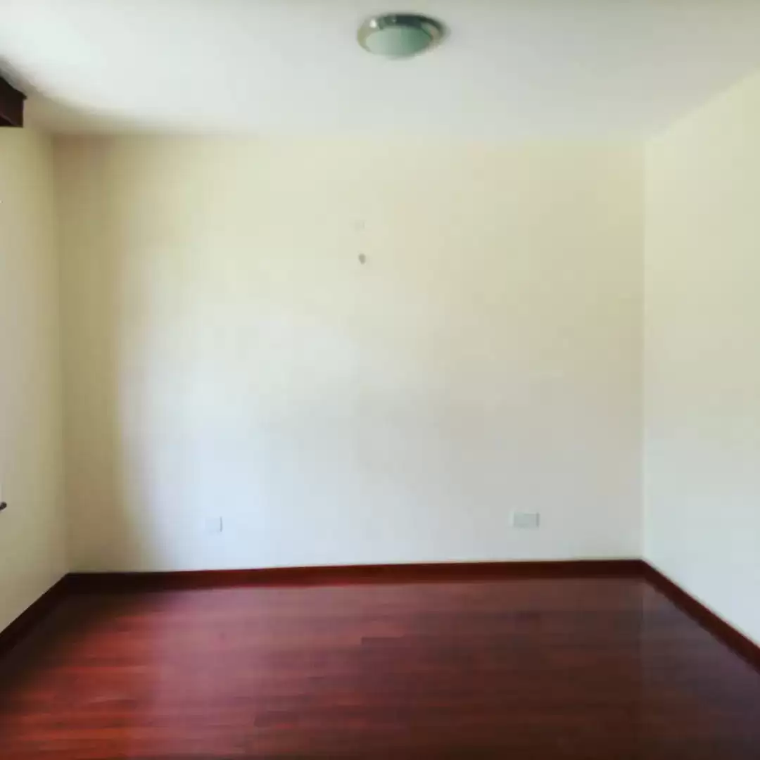 3 bedroom Maisonette with dsq for rent along Kiambu road Image