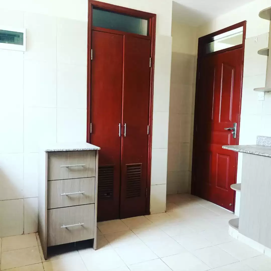 3 bedroom Maisonette with dsq for rent along Kiambu road Image