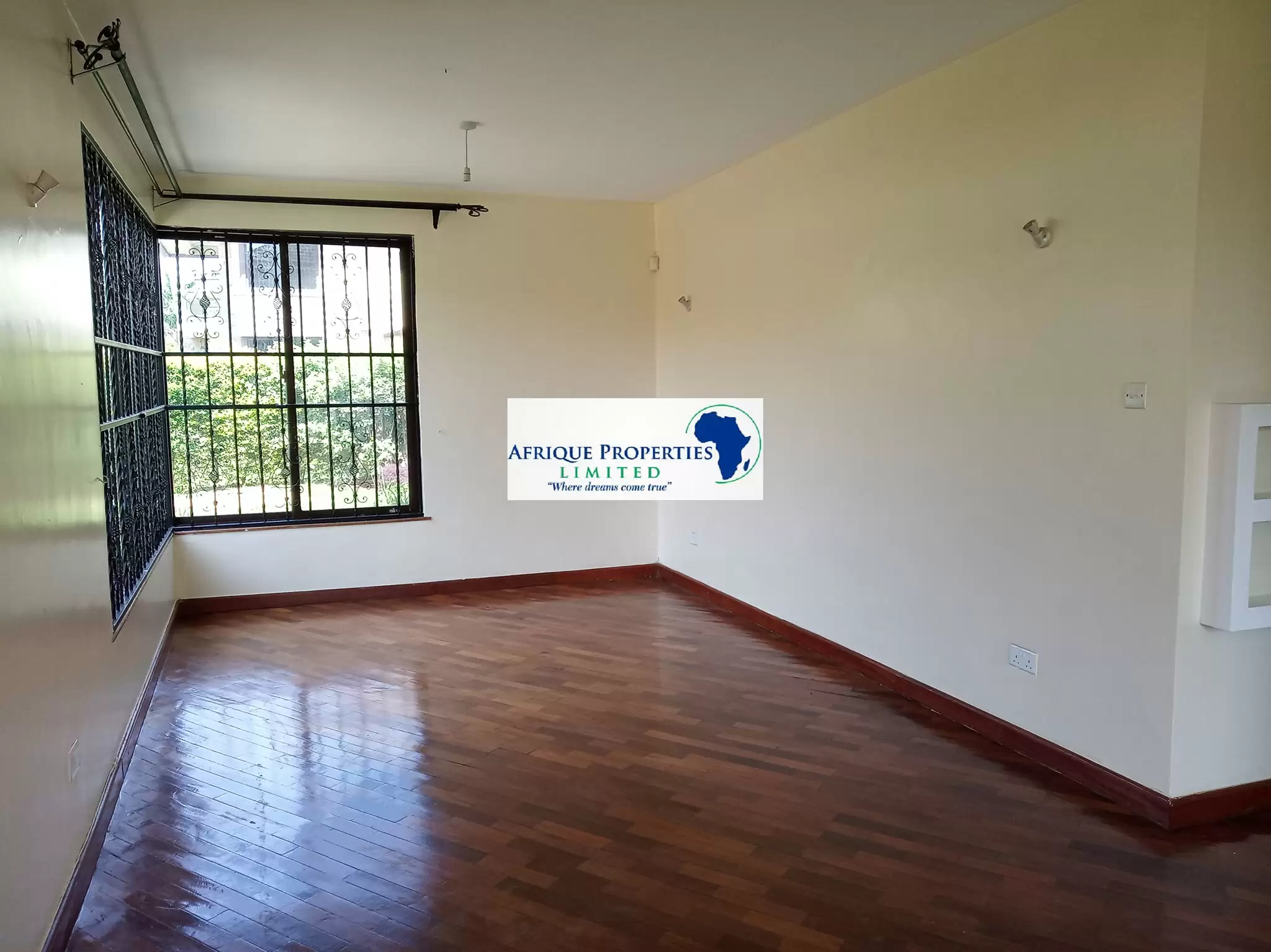 4 bedroom Almasi Villas for rent in Garden estate Image