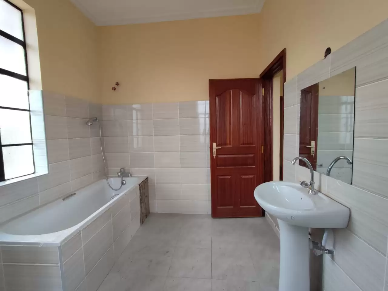 4 bedroom house for rent along Kiambu road Image