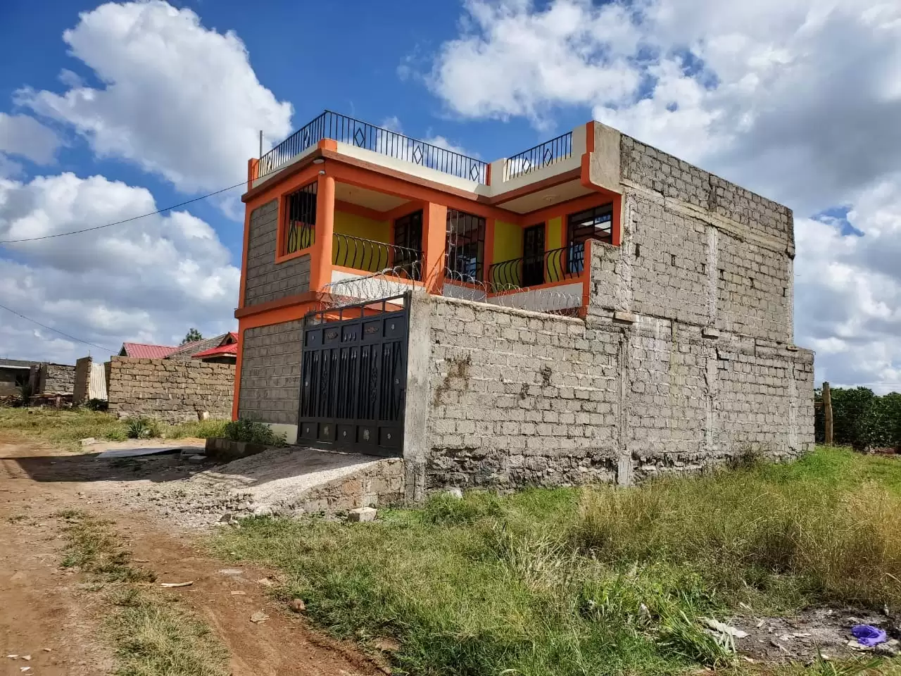 4 bedroom maisonette for sale along Kenyatta road Image