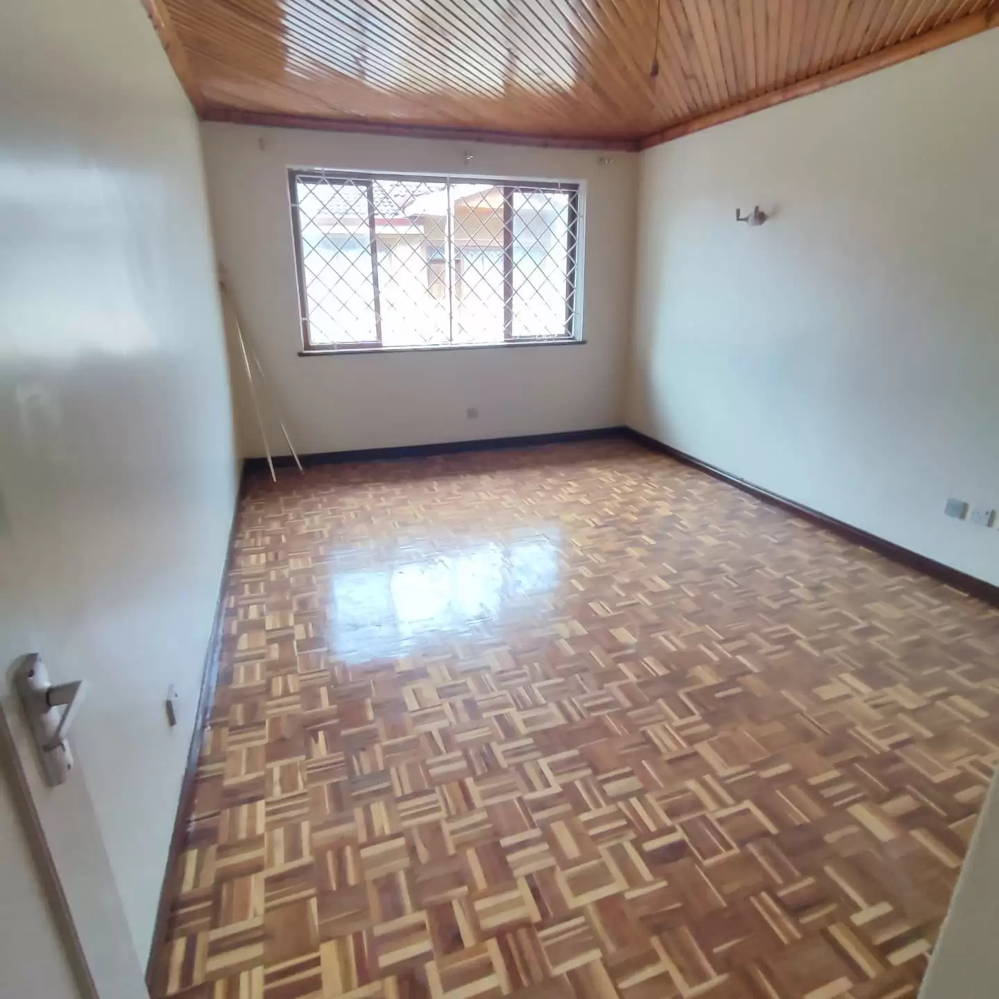 4 bedroom maisonette with sq for rent in Lavington Image