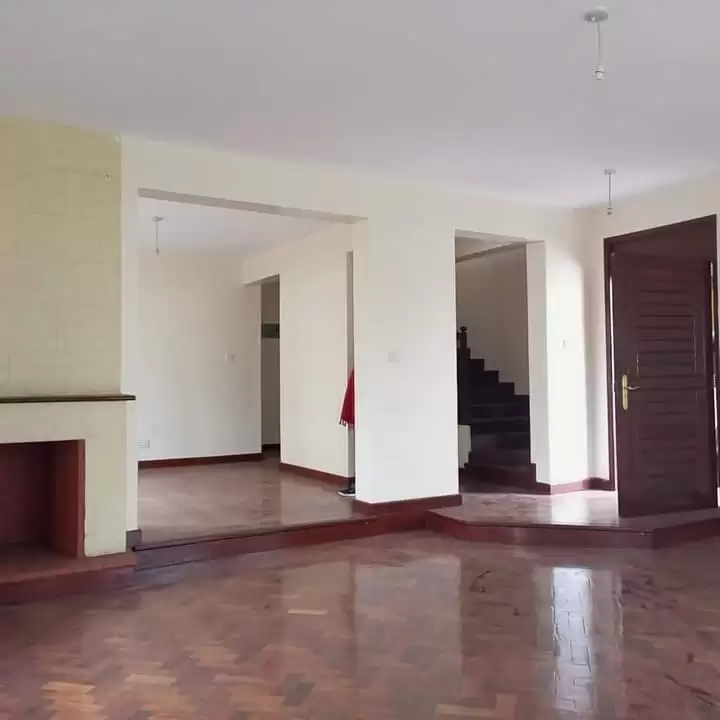 4 bedroom maisonnette for sale in lavington Image