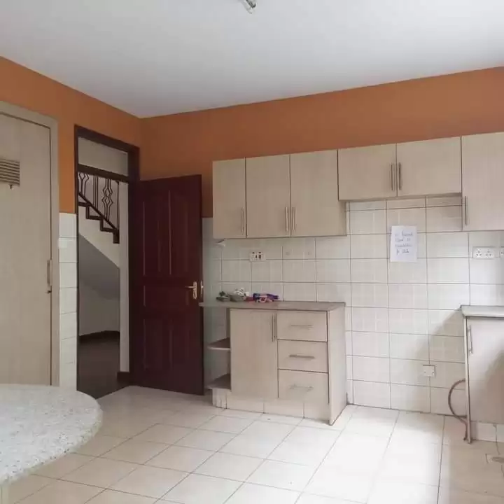 4 bedroom maisonnette for sale in lavington Image