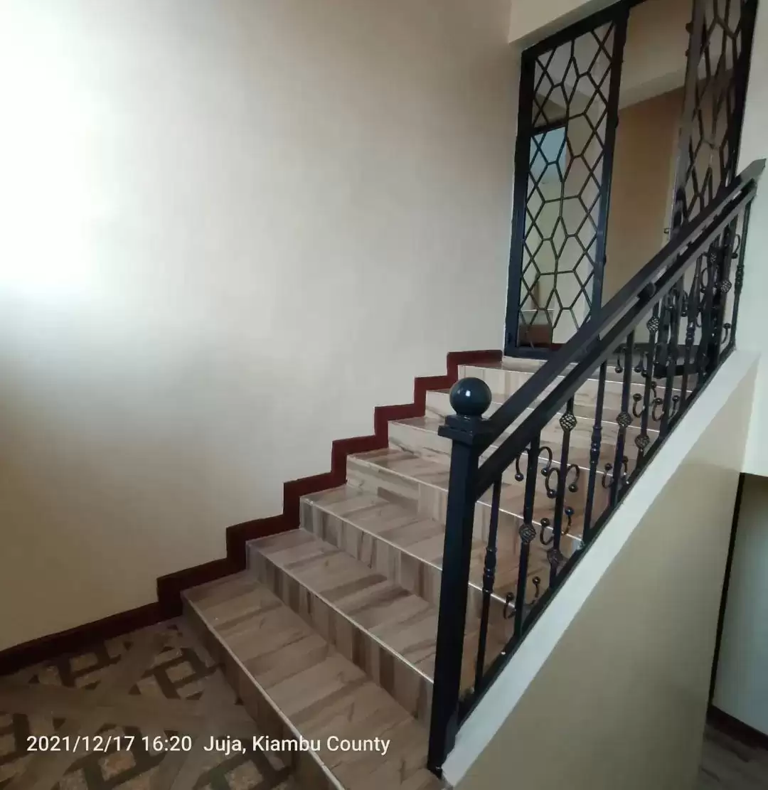 5 bedroom maisonette for sale along Kenyatta road Image