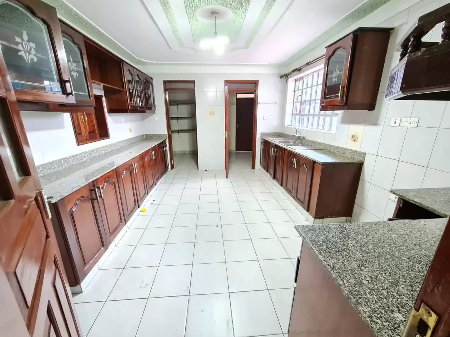 5 bedroom mansion for rent in Muthaiga North Image