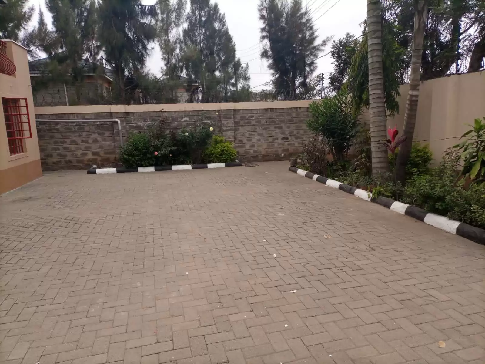 Spacious five bedroom mansion to let in Syokimau Image