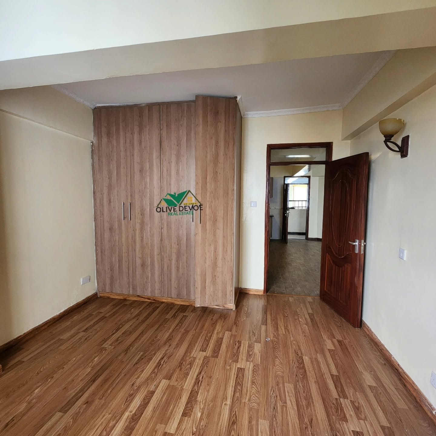 Massive 1 bedroom penthouse apartment to let in Kilimani