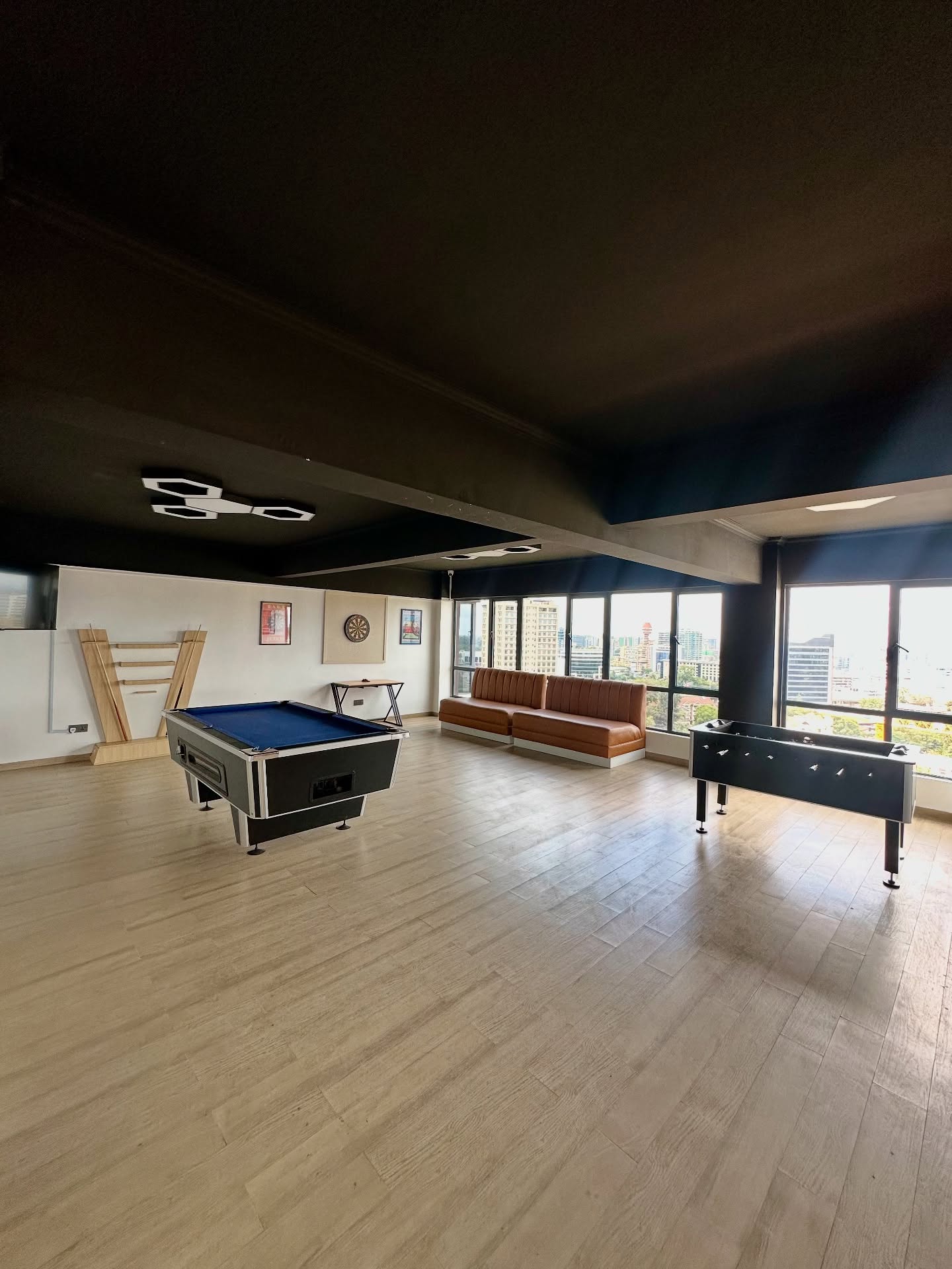 Modern 1 bedroom Apartment to let in Westlands Image