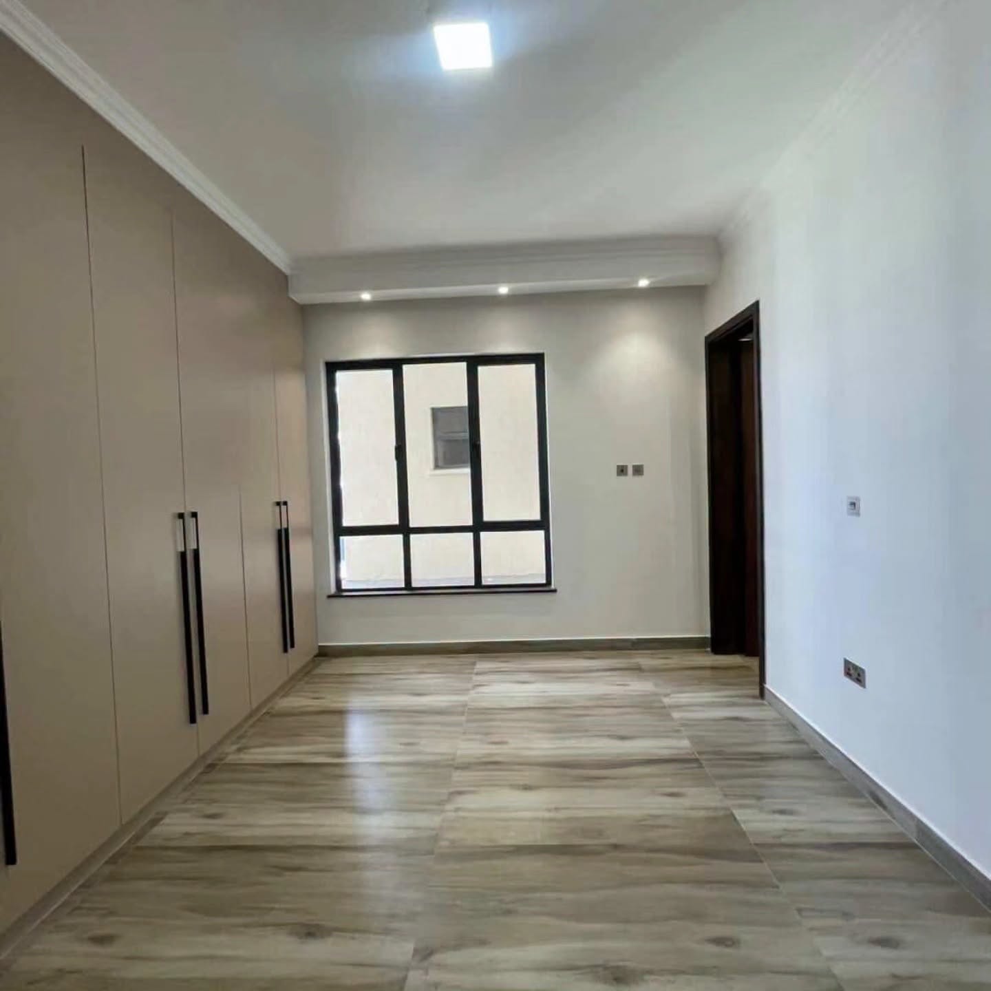 Modern 2 Bedroom Apartment To Let in Brookside Image