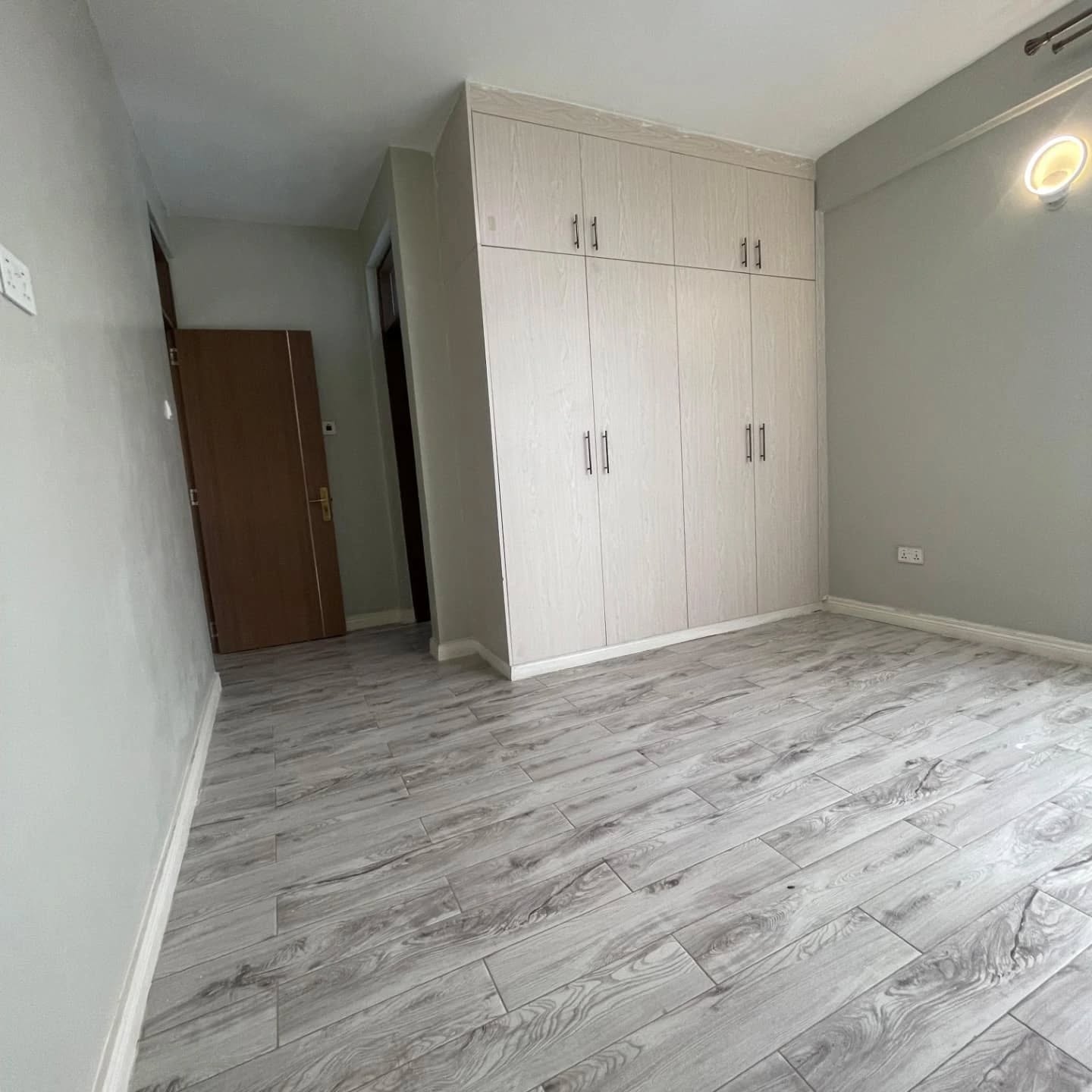 Modern 2-Bedroom Apartment To Let in Garden Estate Image