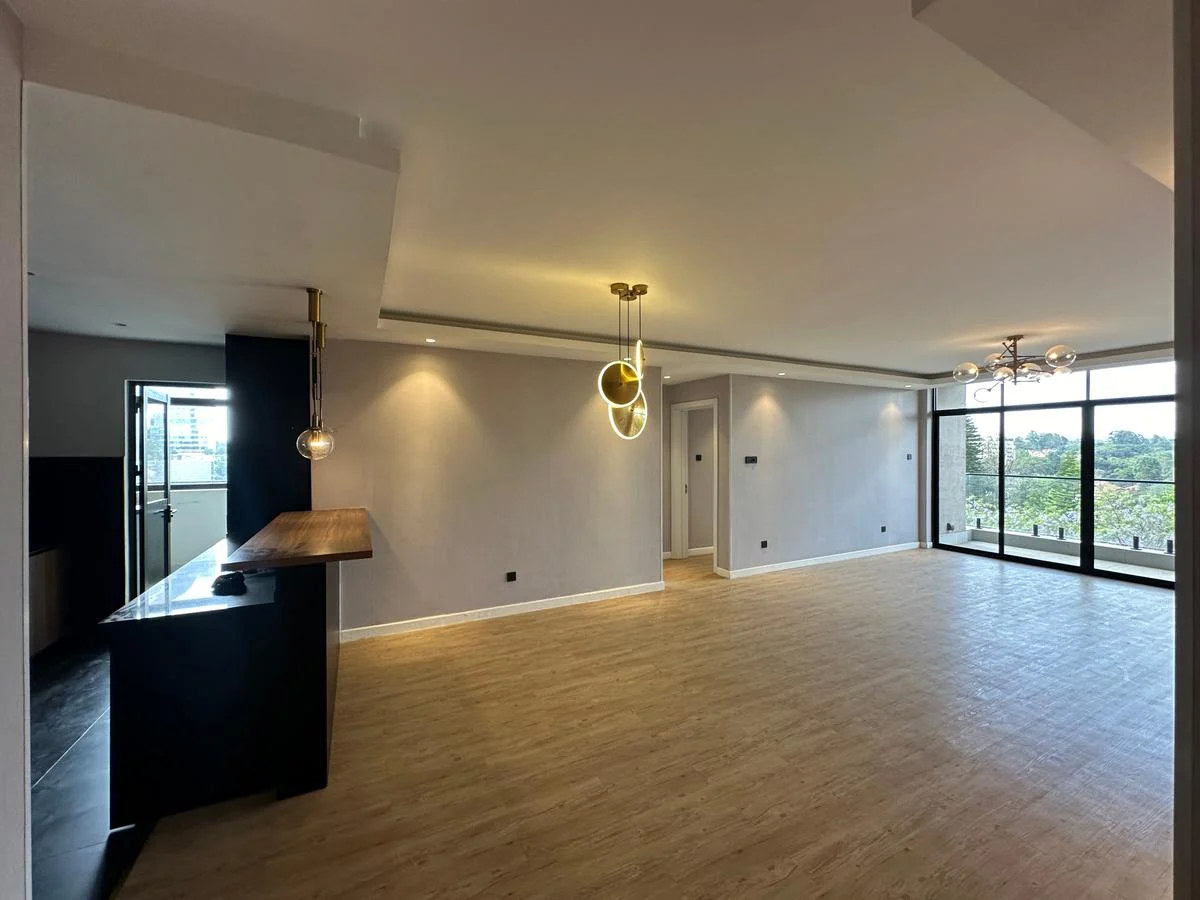 Modern 3 Bedroom Apartment + DSQ To Let in Brookside