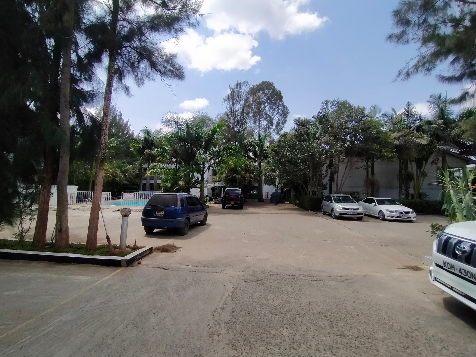 MODERN 3 BEDROOM APARTMENT TO LET IN KAREN