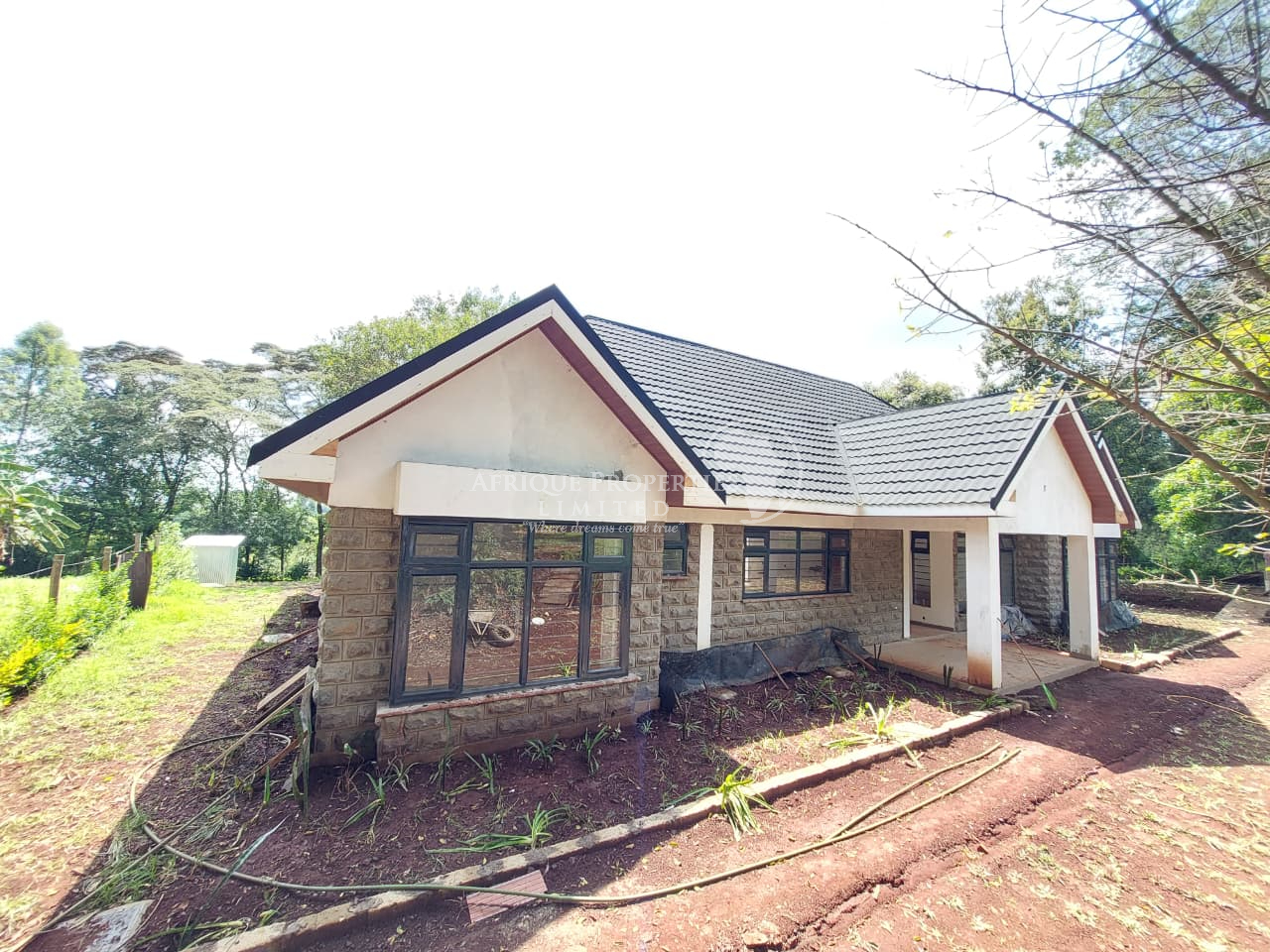 Modern 4 bedoom bungalow to let in Tigoni