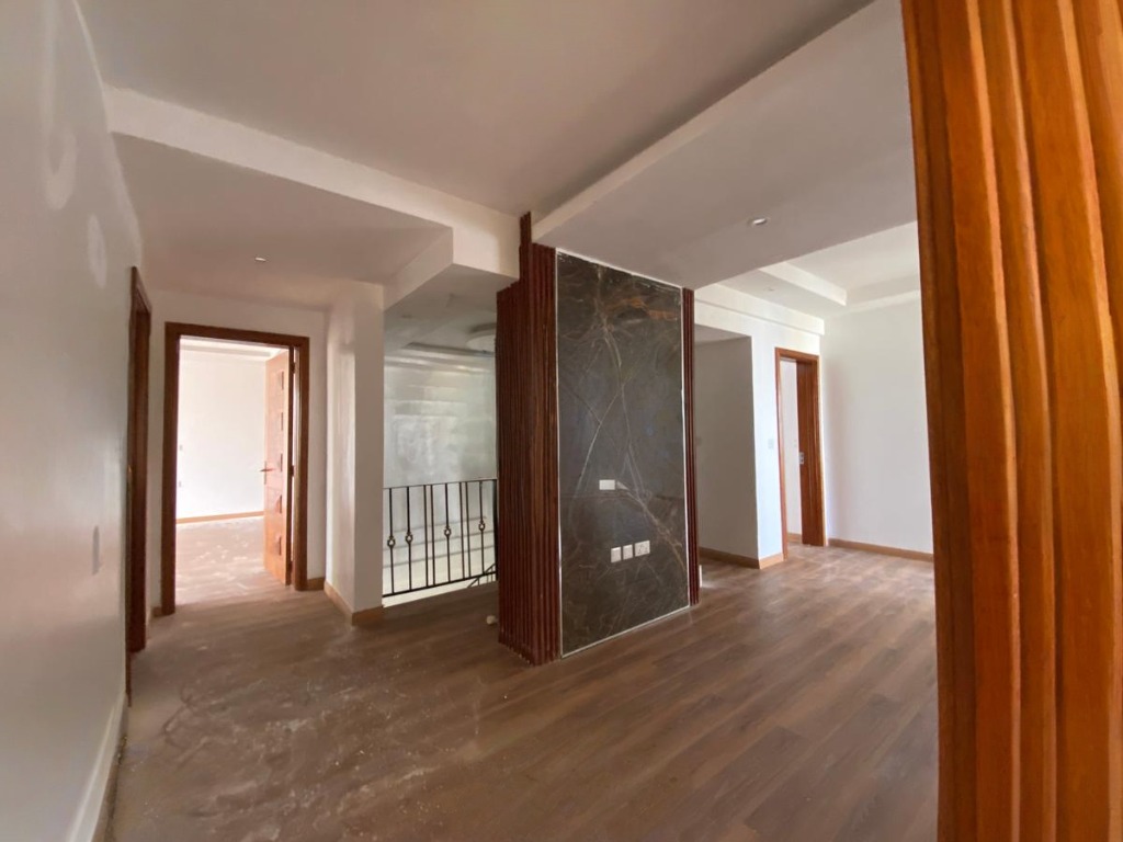 Modern 4 Bedroom Apartment Penthouse + DSQ Image