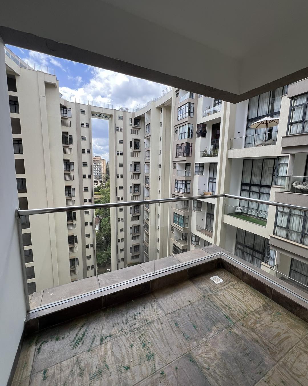Modern 4-Bedroom + DSQ Duplex To Let in Riverside Drive Image