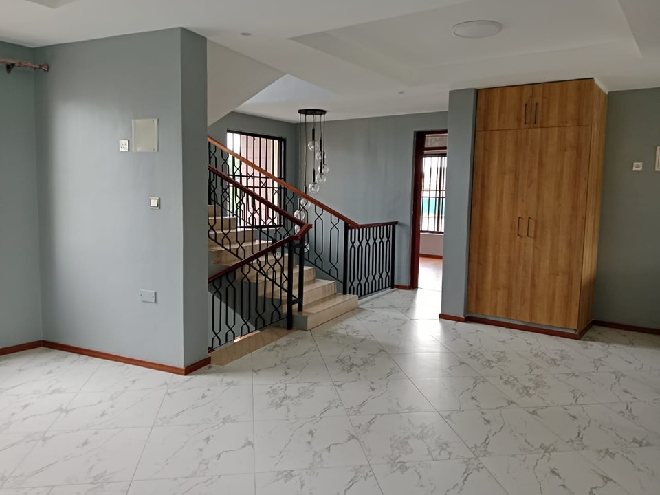 Modern 4 Bedrooms Townhouse For Sale in Runda Gardens