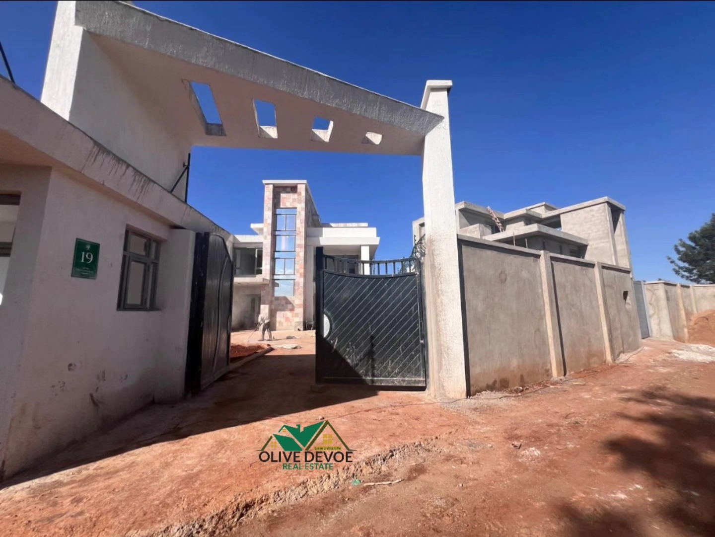 Modern 5 bedroom All ensuite maisonette for sale in Runda