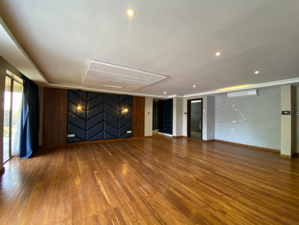 Modern 5-Bedroom Maisonette for Rent in Runda Image