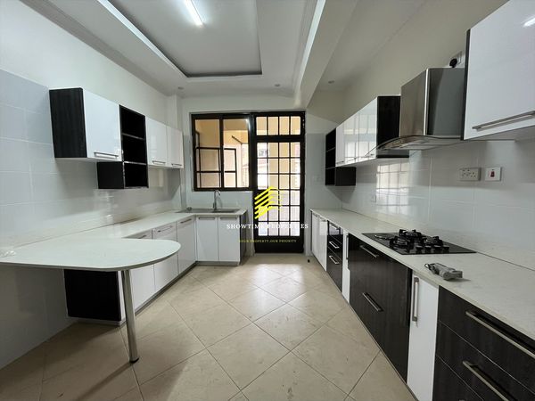 Modern and luxurious 3 bedroom apartment all en-suite + Dsq to let in Kileleshwa