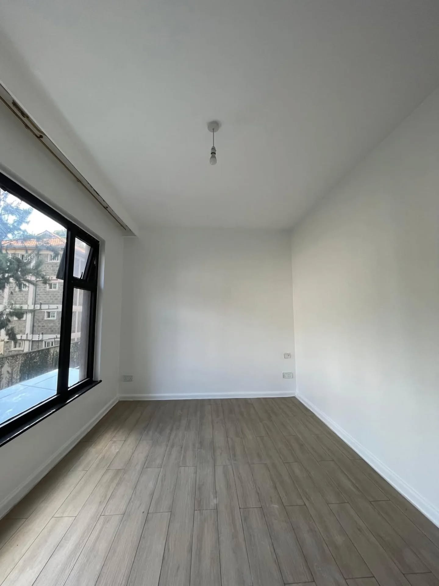 MODERN & CONTEMPORARY 2-BEDROOM APARTMENT TO LET IN LAVINGTON