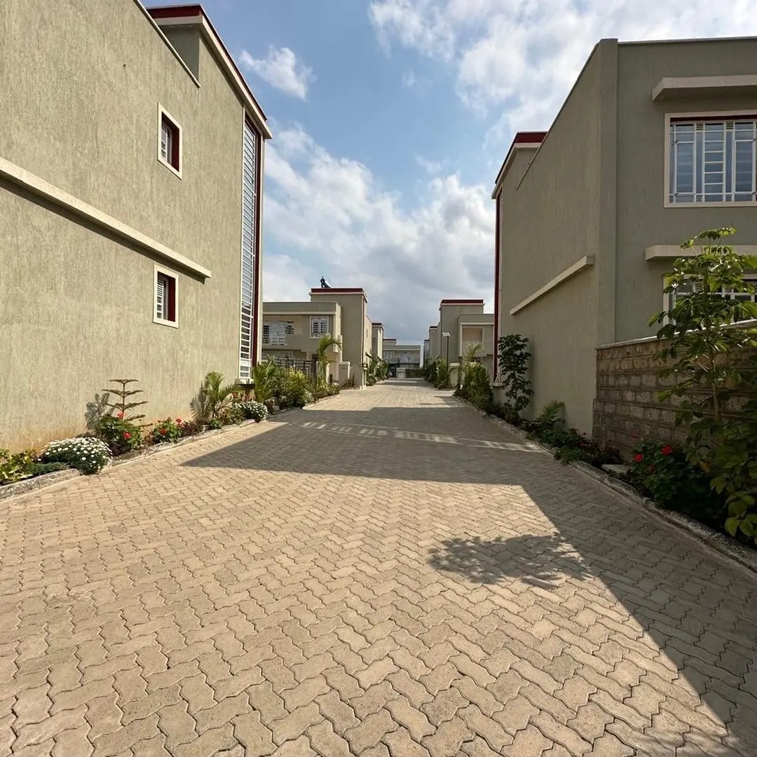 Modern Flat Roof Designed 3 and 4 Bedroom TownHouse plus DSQ for Sale in Kitengela