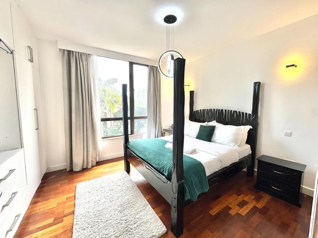 Modern furnished 2 bedroom Apartment Ensuite off Dennis Pritt Image