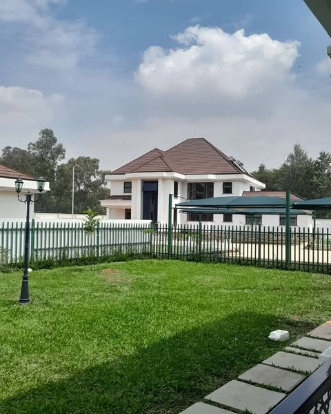 Modern Luxurious 4 Bedrooms Maisonette  Plus DSQ House To Let  In Karen