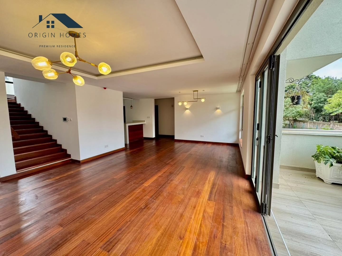 New 3 bedroom Duplex Penthouse plus dsq for rent in Rosslyn Image