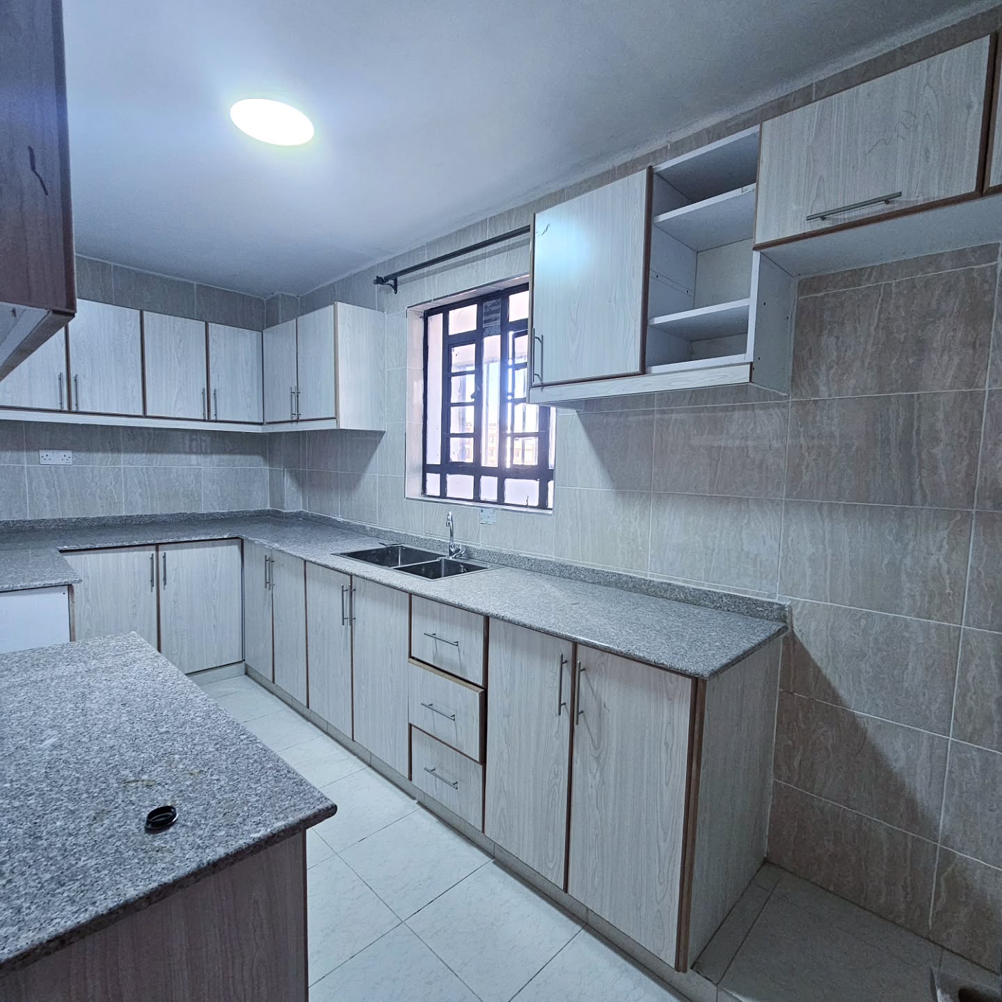 newly built 2 bedroom apartment to let in utawala