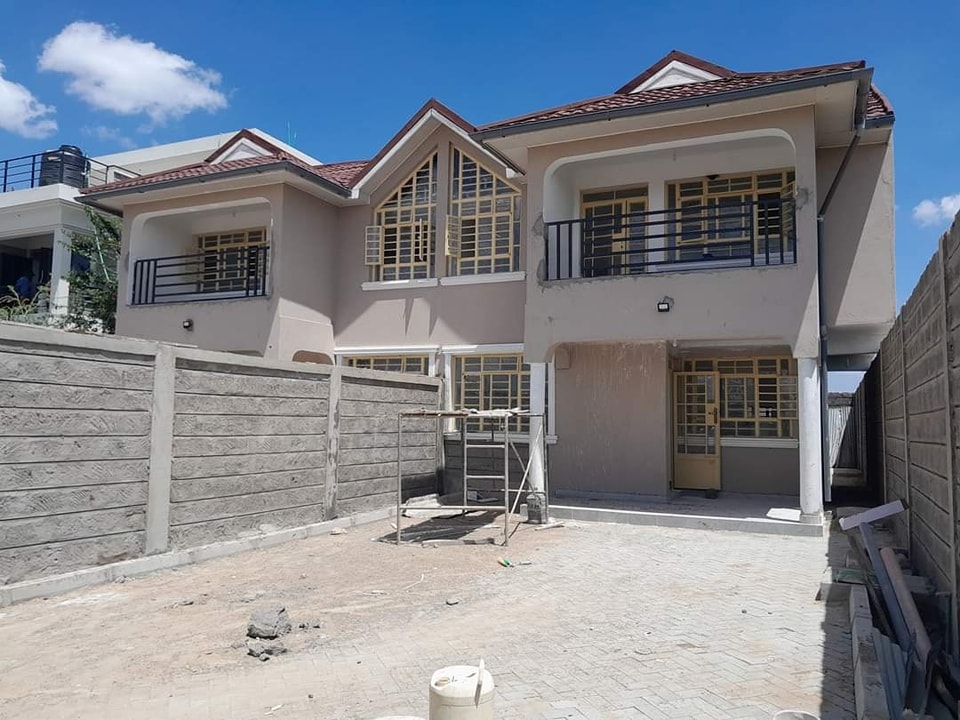 Newly built 3 bedroom maisonette with sq to let in syokimau